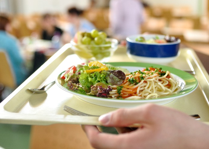 Menü in der Mensa Schulmensa Essen